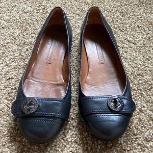Marc by Marc Jacobs black leather turnkey flats
